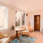 Charming Townhouse 7 Pax Wifi/Aircon - Ca\'S Padri