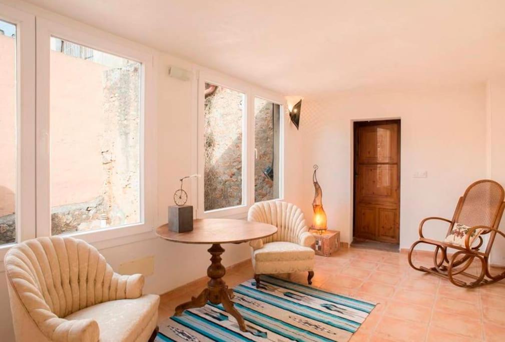 Charming Townhouse 7 Pax Wifi/aircon - Ca's Padri Vakantiehuis